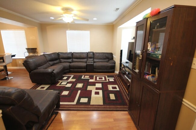 Building Photo - 3 Bedroom Townhome in Provo's Westside