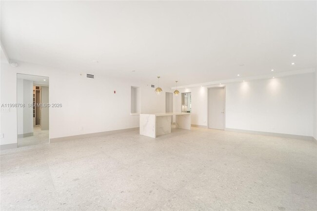 Building Photo - 737 Crandon Blvd