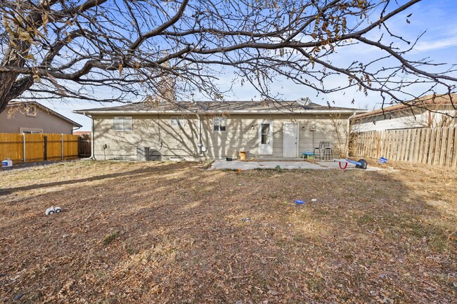 Building Photo - Charming 4-Bedroom, 2-Bath Raised Ranch in...