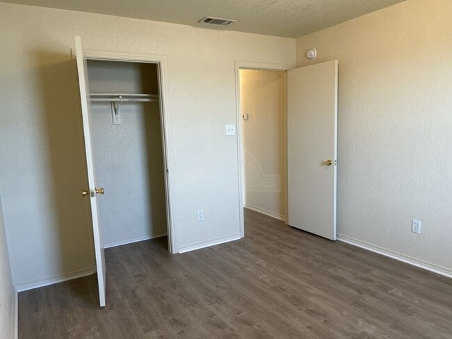 Building Photo - 2303 Gallop Dr