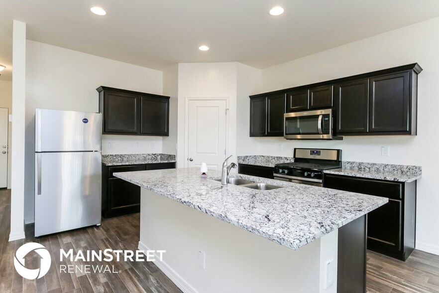 Building Photo - 4502 W Feather Plume Dr