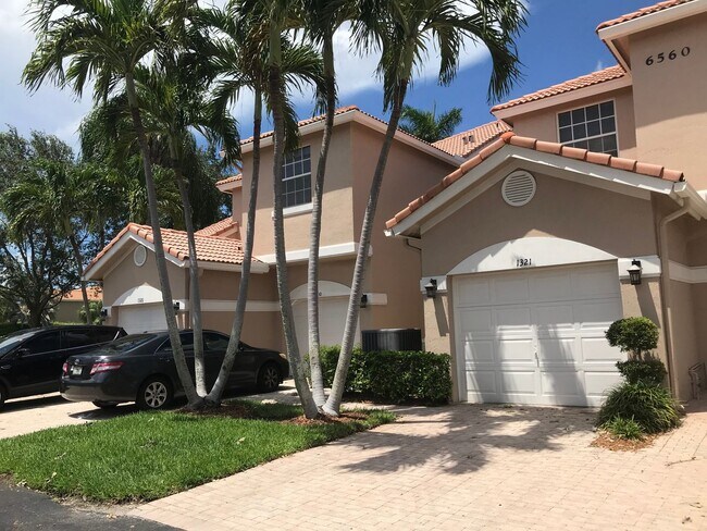 Building Photo - Rare Find! Gorgeous 3/2 villa with garage in Boca Pointe!