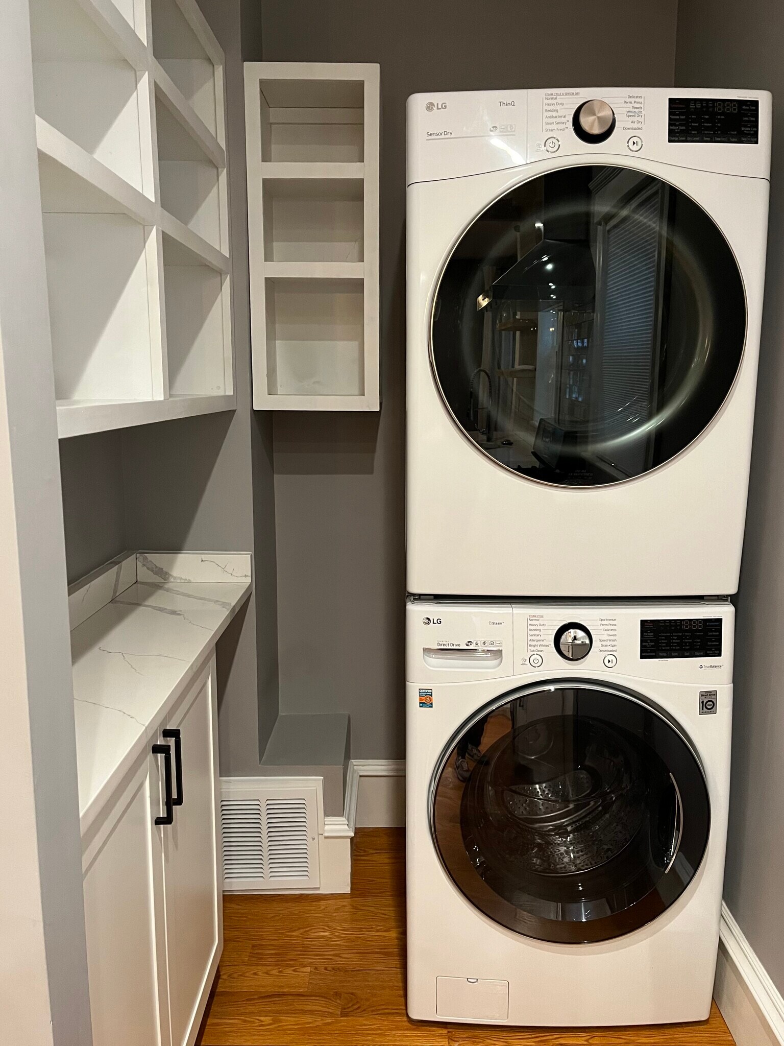 Building Photo - 8 George St