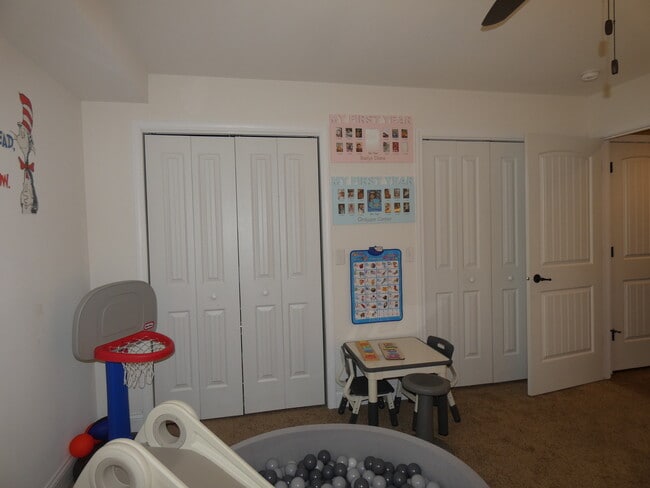 Building Photo - 627 N Edgemere Dr