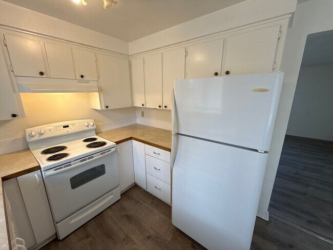 Building Photo - 1594 Tripp St SE