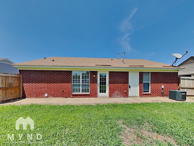 Building Photo - 4150 Penwell Dr