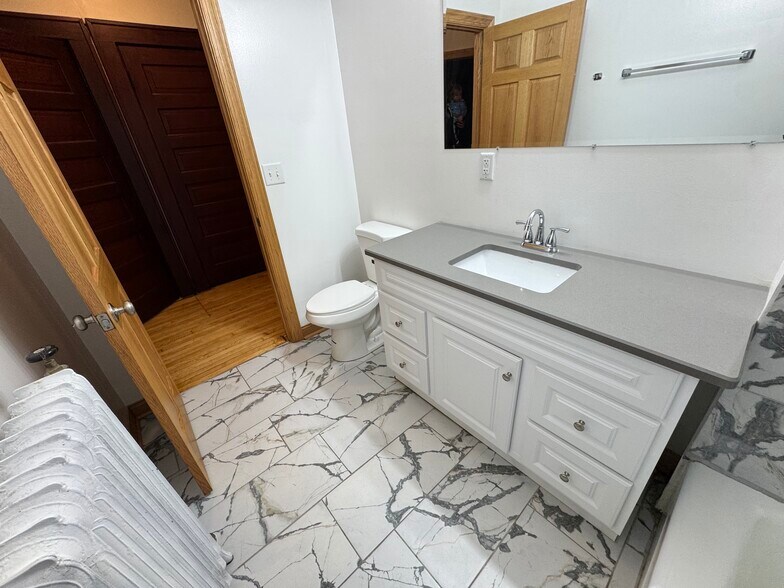 Building Photo - 3078 S Kinnickinnic Ave