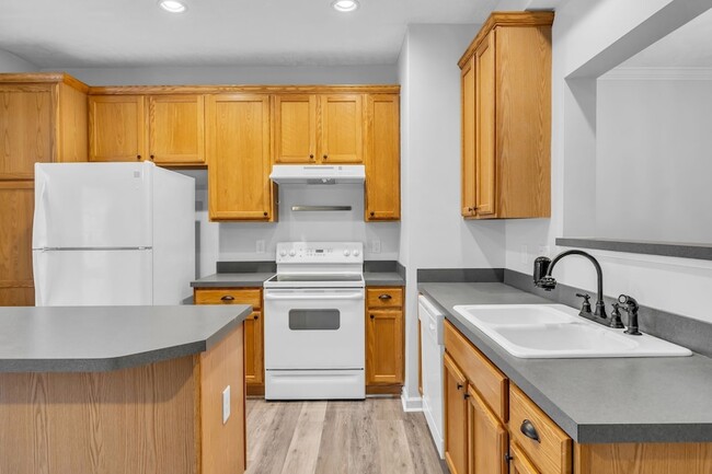 Building Photo - 7717 Porter House Dr