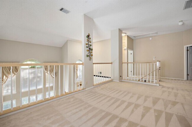 Building Photo - 2414 Mockingbird Dr