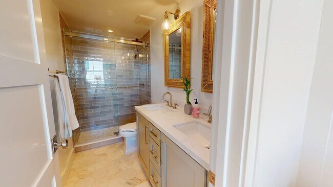 Building Photo - BRAND NEW CONDO | EV Charging