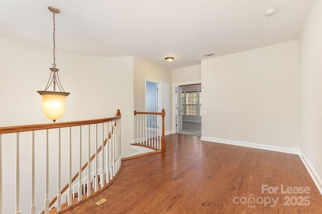 Building Photo - 9429 Ridgeforest Dr