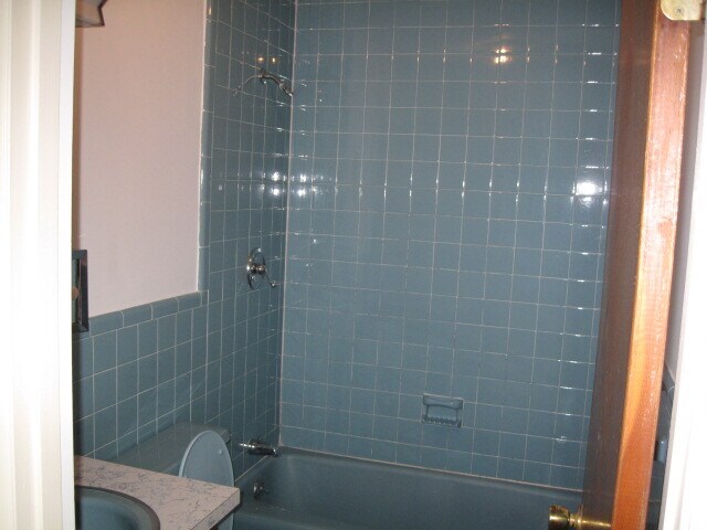 Building Photo - 166 Lexington St