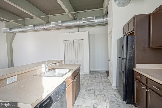 Building Photo - 511 N Broad St