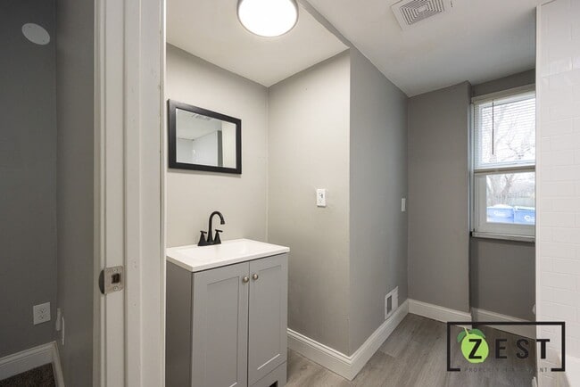 Building Photo - OPEN HOUSE-JANUARY 2ND! 3PM-3:30PM! WELCOME HOME!!!!