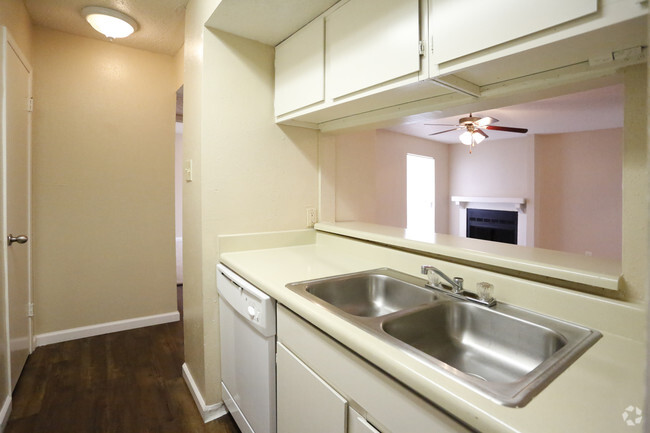 1BR/1BA -664SF - Summer Place Apartments