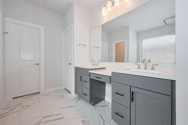 Building Photo - 307 Roselle Leaf Dr