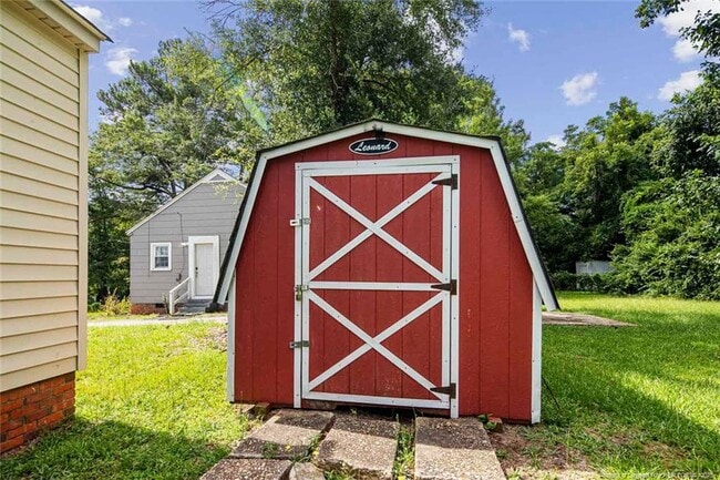 Building Photo - 915 Anarine Rd