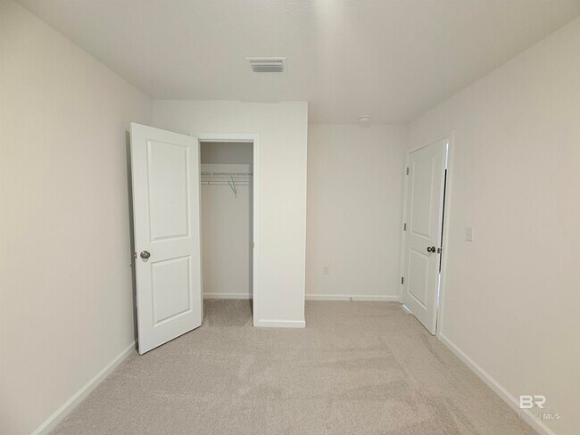 Building Photo - 16118 Eden St