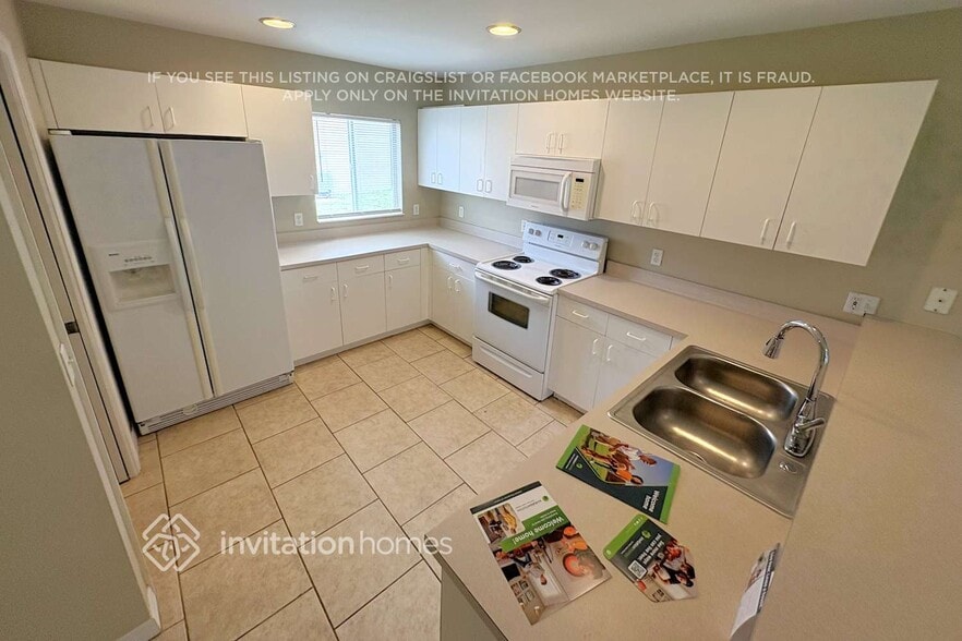 Building Photo - 3932 Everglades Terrace