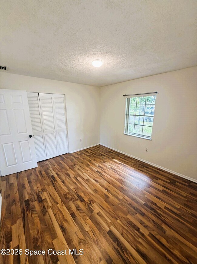 Building Photo - 18 Forrell Ave