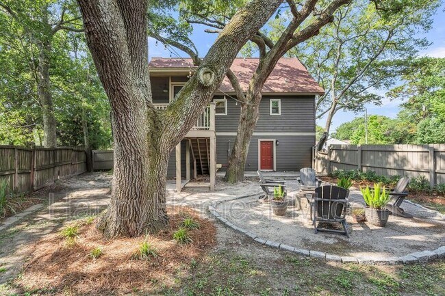 Building Photo - 236 Bayview Drive