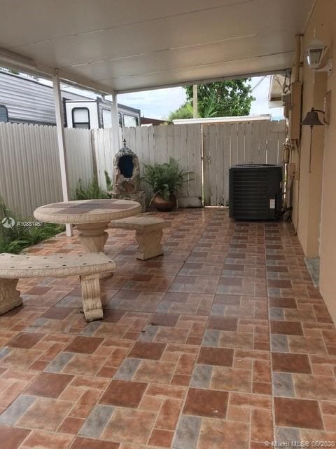 Building Photo - 5001 SW 96th Ave