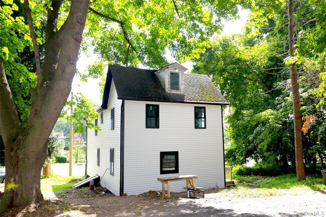 Building Photo - 375 NY-304
