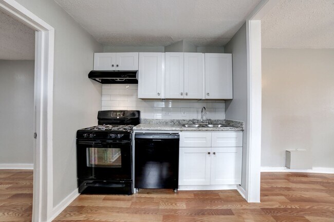 Building Photo - S Trenton Ave Triplex