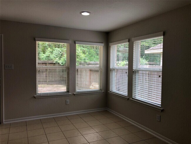 Building Photo - 26 Prairie Oak Dr