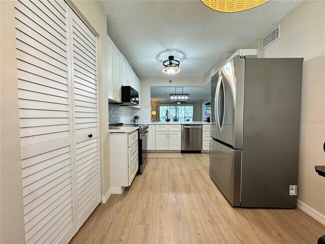 Building Photo - 4110 Ironwood Cir