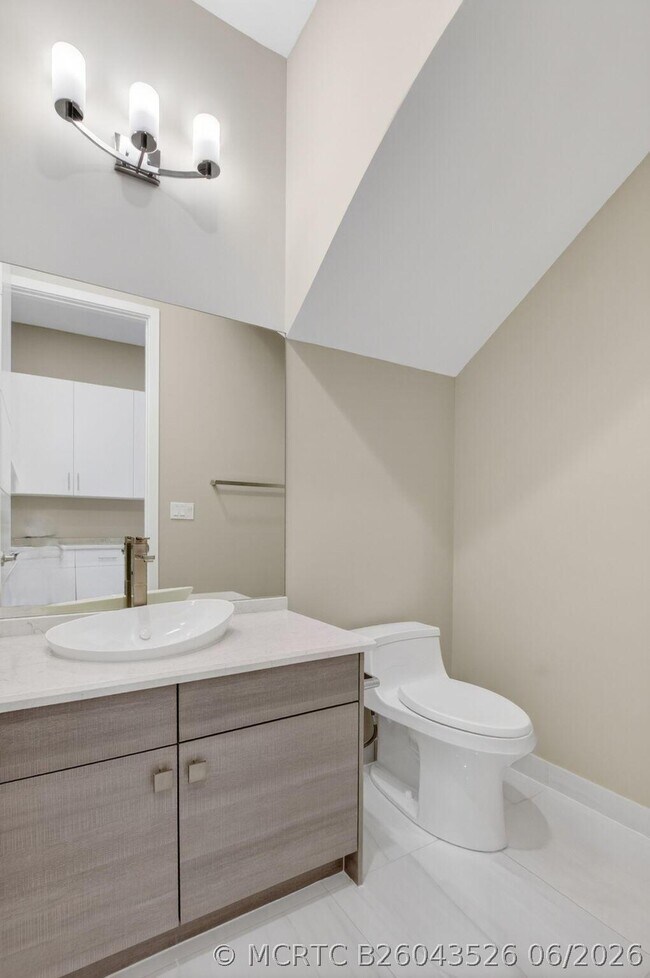 Building Photo - 17089 Rainbow Fls Trl
