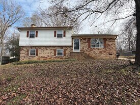 Building Photo - 308 Donna Ave