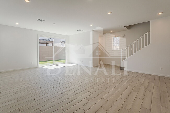 Building Photo - 2434 W Rowel Rd