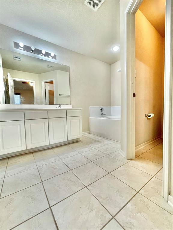 Building Photo - 2126 Juniper Dale Dr