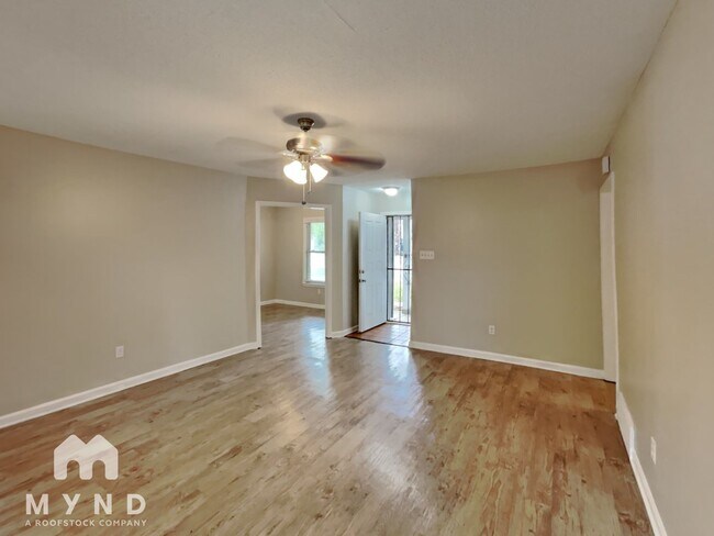 Building Photo - 7256 Rose Trail Dr