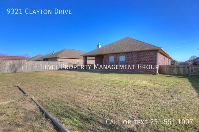 Building Photo - 9321 Clayton Dr