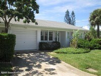 Building Photo - 333 Emerald Dr W