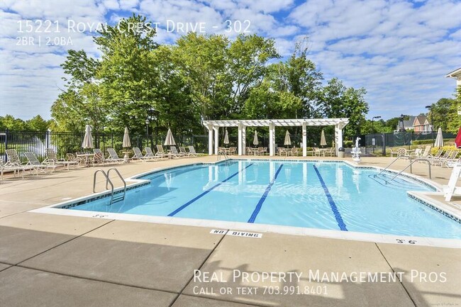 Building Photo - 15221 Royal Crest Dr
