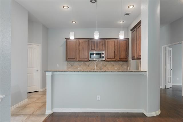 Building Photo - 2945 Mandalay Dr