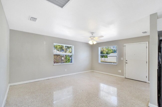 Building Photo - 1/1  Clearwater Duplex -  available now