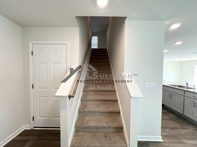 Building Photo - 2932 Egert Dr