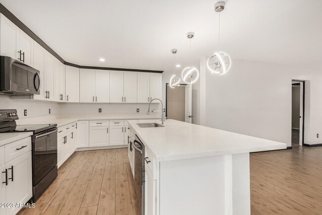 Building Photo - 2201 E Montecito Ave