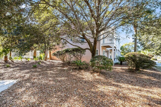 Building Photo - Whitney Lakes End Unit Townhome on Johns Island