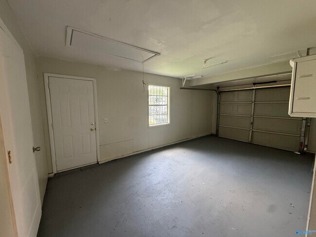 Building Photo - 5020 Ortega Cir NW