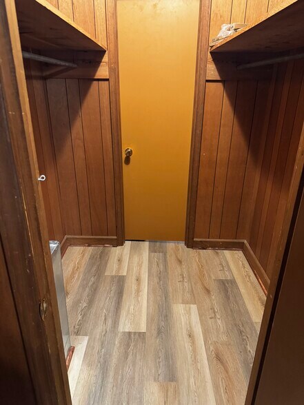Jack & Jill Closet - 176 Hardwood Ln