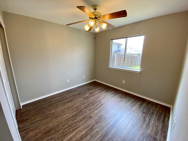 Building Photo - 17817 Majestic Elm Ln