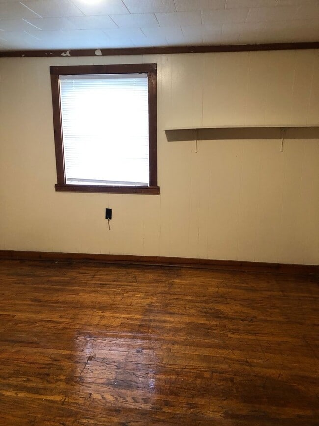 Building Photo - 4 Bedroom and 3 Bathroom home NLR