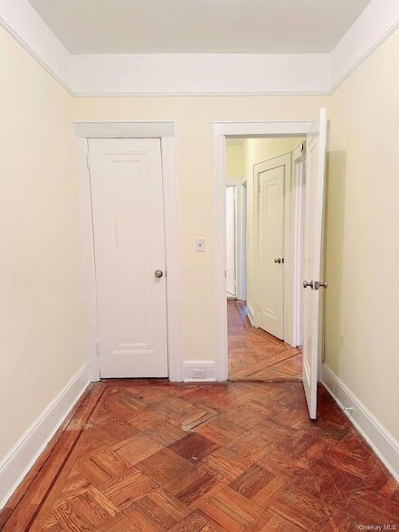 Building Photo - 68-11 Dartmouth St