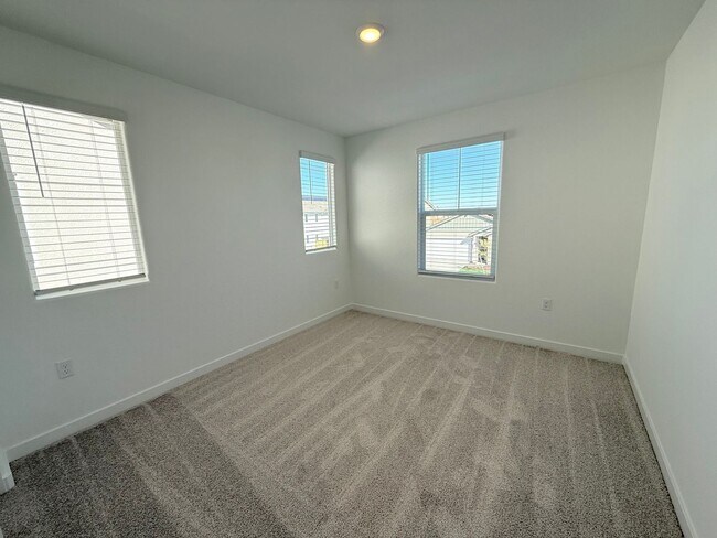 Building Photo - 10370 Bayson Wy