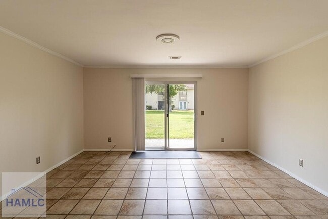 Building Photo - 901 Olmstead Dr
